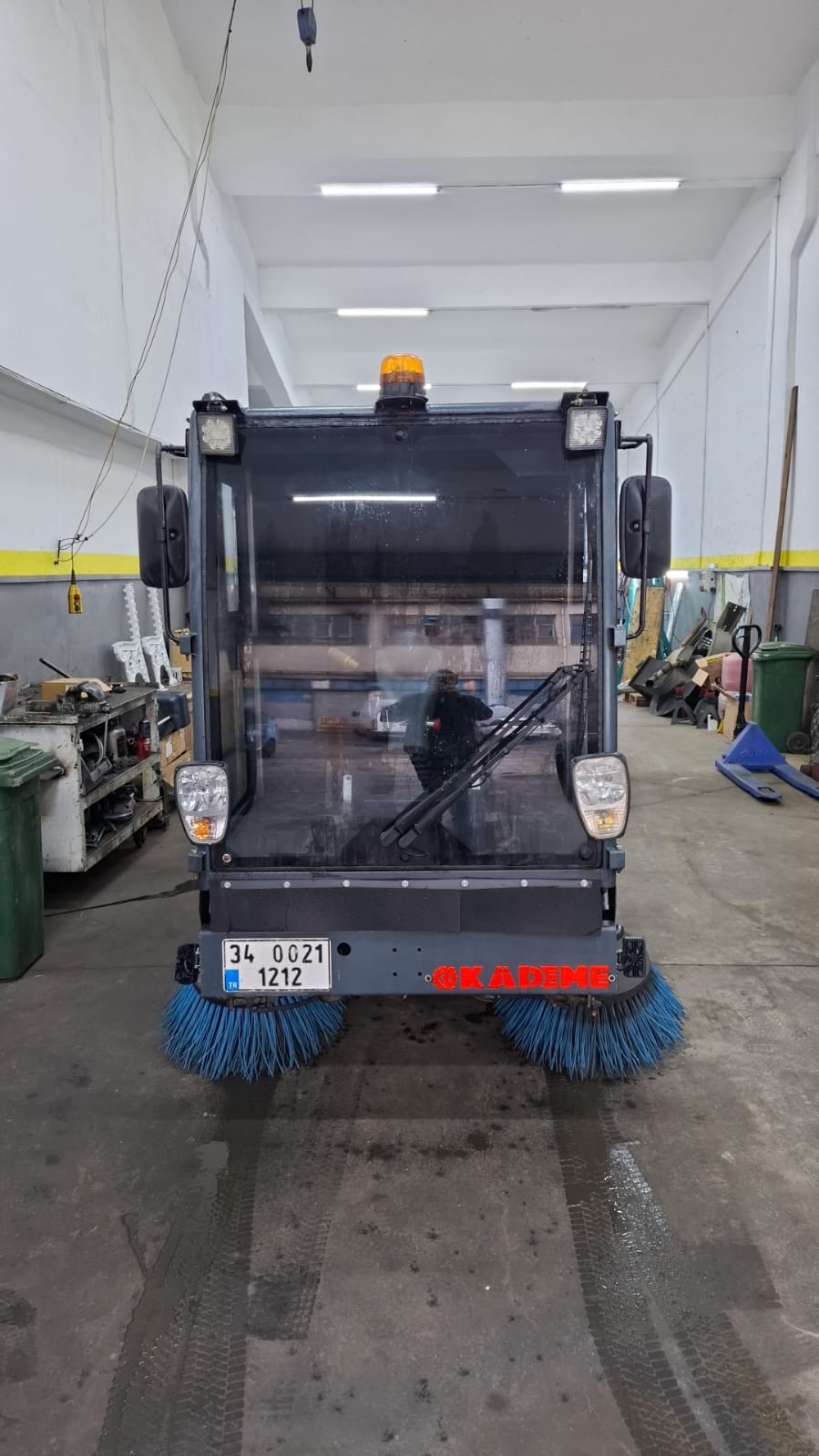 Kademe AGA 2100 İkinci El Yol Süpürme Aracı