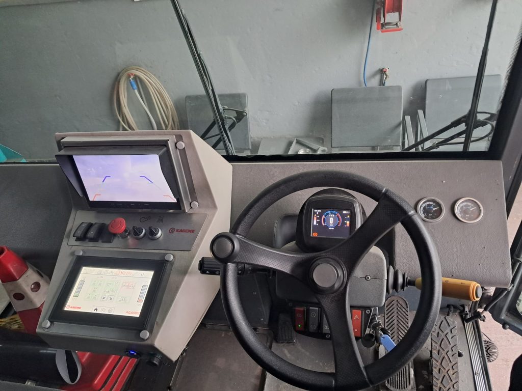 AGA 6000 – Az Kullanılmış Yol Süpürme Aracı