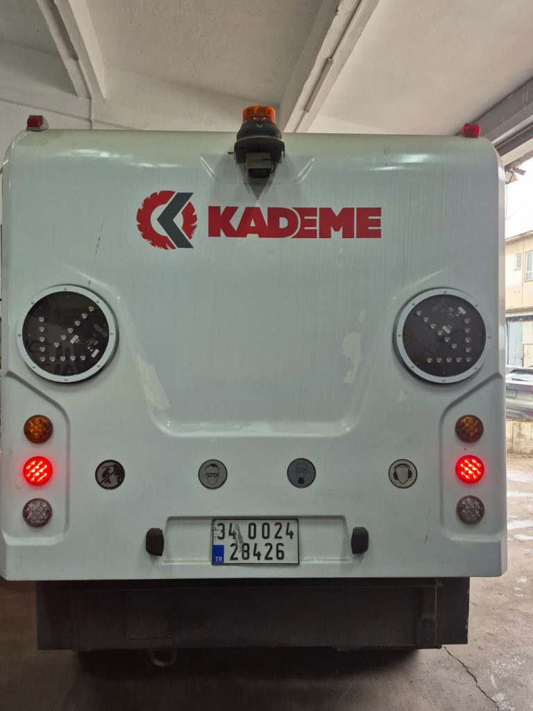 AGA 6000 – Az Kullanılmış Yol Süpürme Aracı