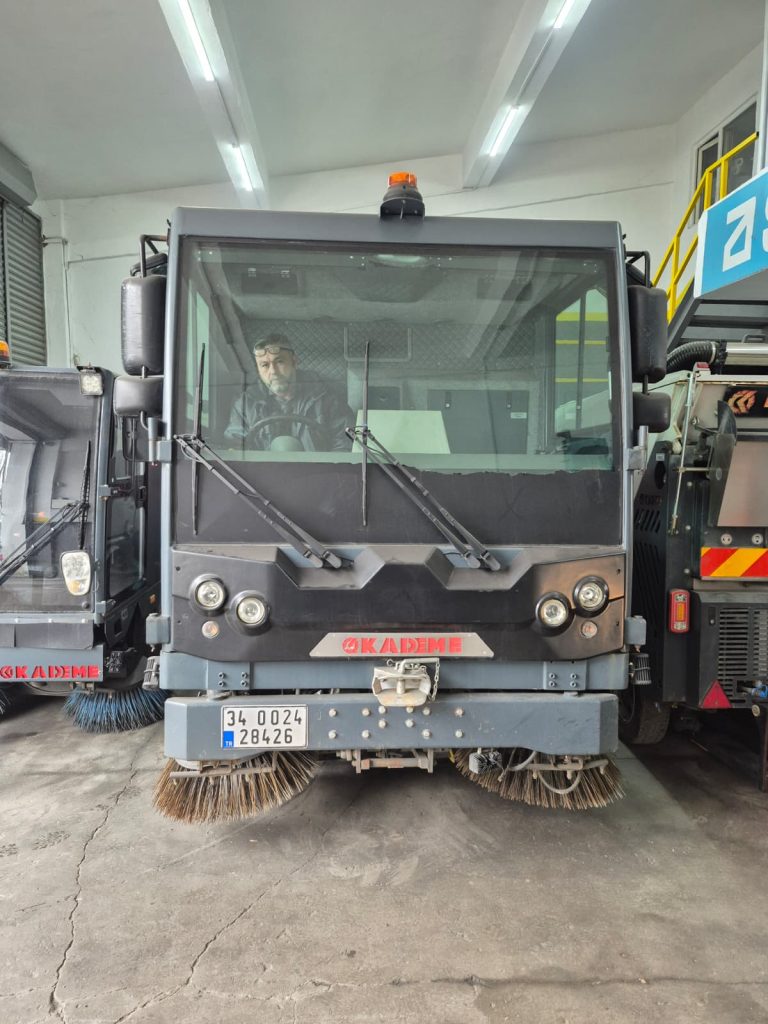 AGA 6000 – Az Kullanılmış Yol Süpürme Aracı