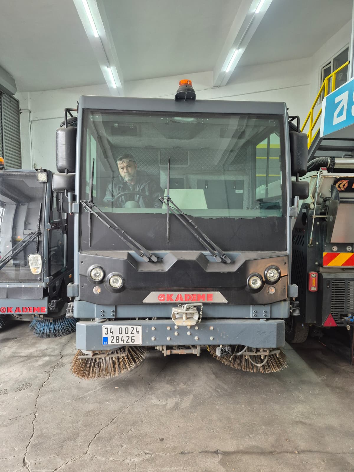 AGA 6000 – Az Kullanılmış Yol Süpürme Aracı