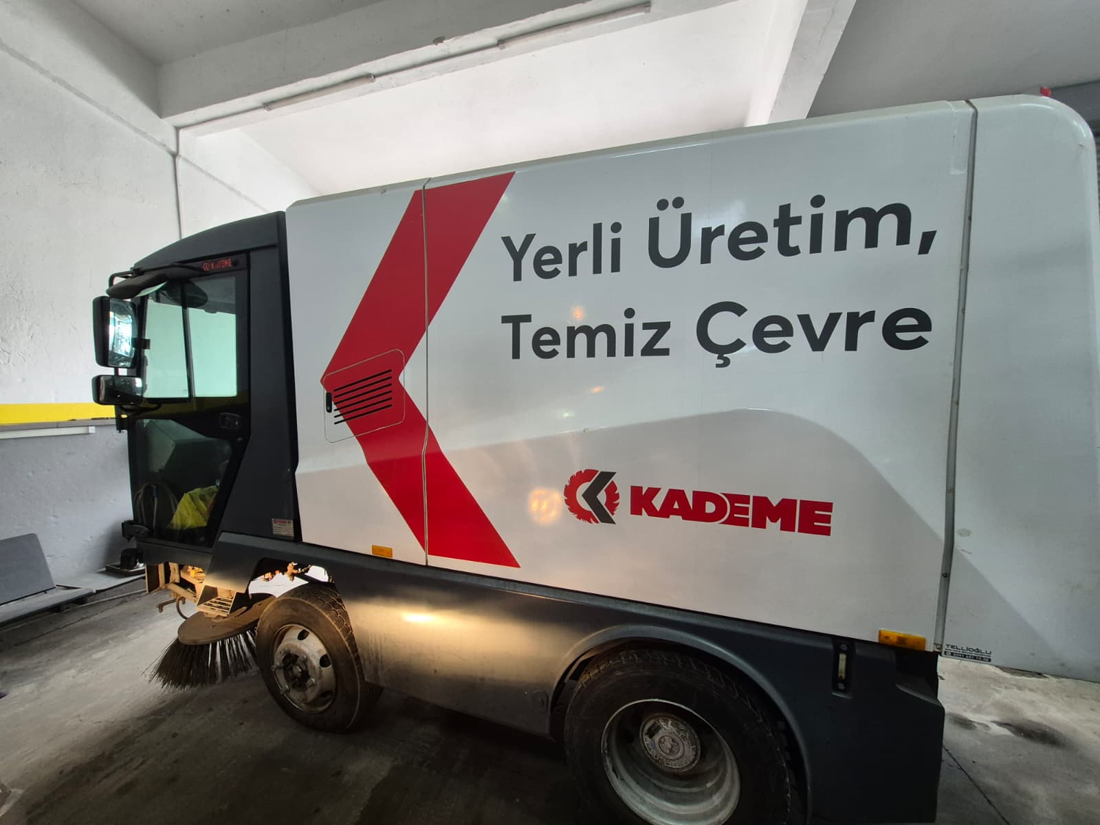 AGA 6000 – Az Kullanılmış Yol Süpürme Aracı